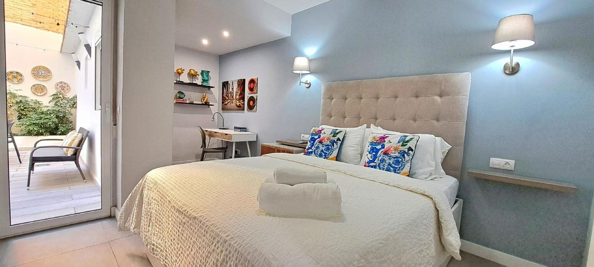 New! Renovated, Centrally Located, Private Entrance, Terrace Leilighet Valencia Eksteriør bilde