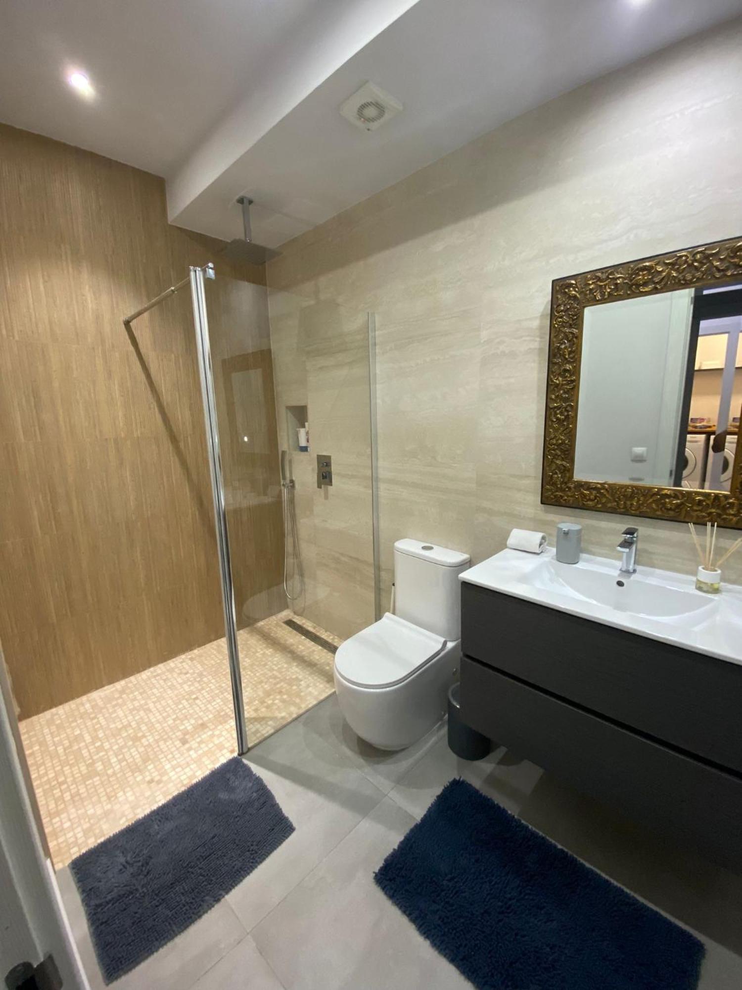 New! Renovated, Centrally Located, Private Entrance, Terrace Leilighet Valencia Eksteriør bilde